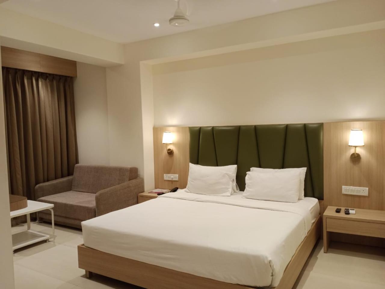 Meritas Crystal Resort Lonavla Exterior foto